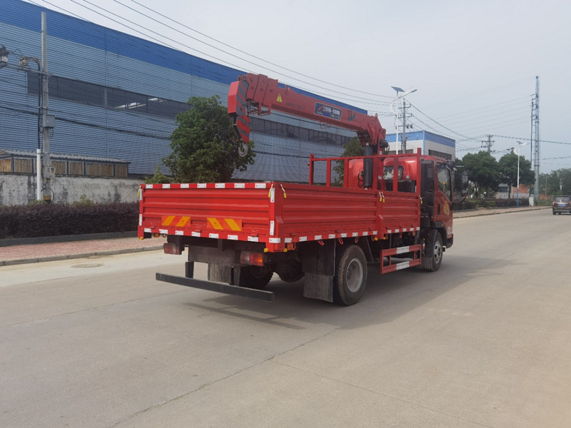 国六重汽豪曼6.3吨随车吊