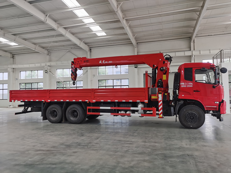 国六东风畅行D3V后双桥程力12吨吊机