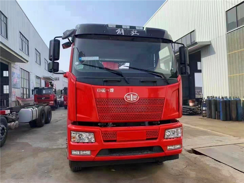 解放国六前四后八随车吊