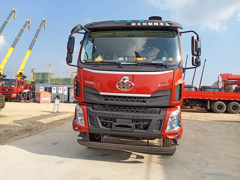 国六柳汽前四后八随车吊