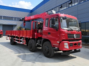 东风专底D913小三轴12吨随车吊