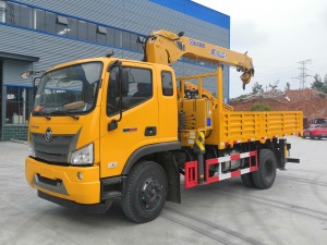 福田瑞沃徐工6.3吨3节臂随车吊(国六)